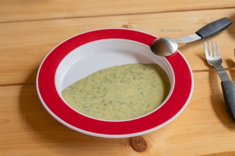 Talerz astystujący z ukośnym dnem Ø20 cm (czerwień rubinu)