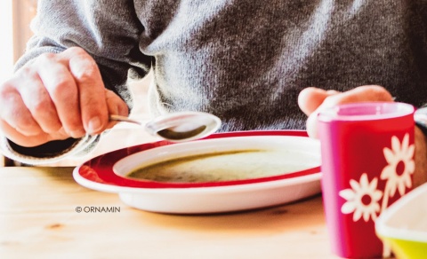 Talerz astystujący z ukośnym dnem Ø27 cm (głęboki szafir)